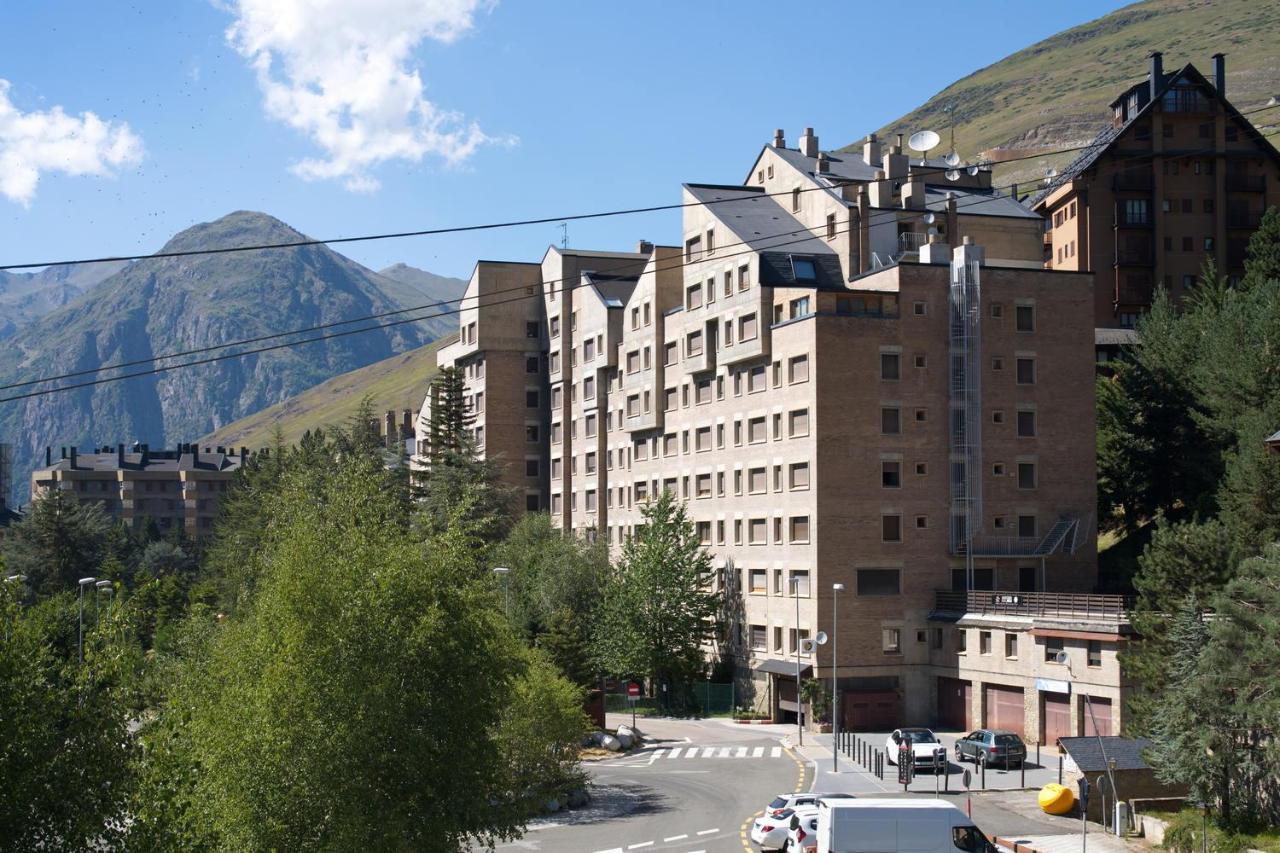 Apartamentos Solneu Baqueira Beret Eksteriør billede